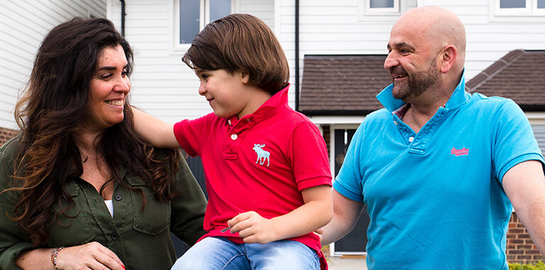 g15-lead-image-who-we-help-tablet